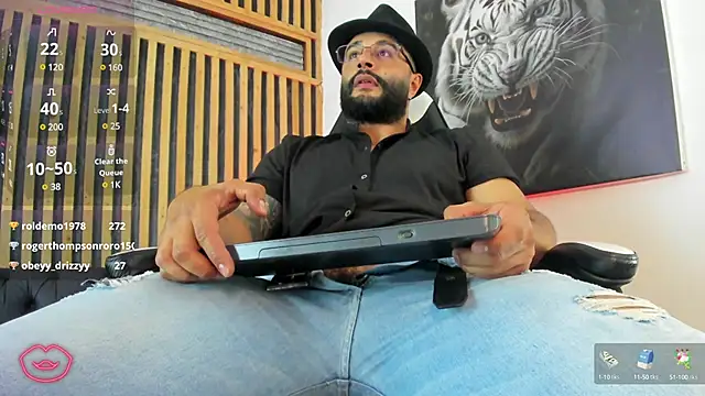 Snapshot of Luke__09 chatting on 4, 3, 2025 Luke 09 online show from 4, 3, 2025