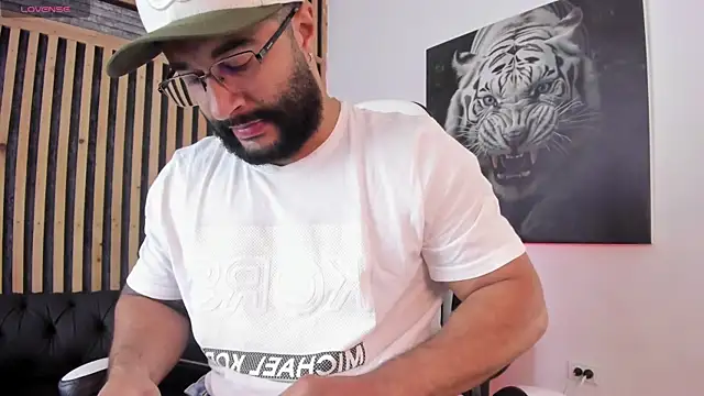 Snapshot of Luke__09 chatting on 8, 3, 2025 Luke 09 online show from 8, 3, 2025