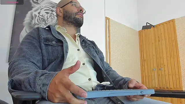 Snapshot of Luke__09 chatting on 1, 10, 2025 Luke 09 online show from 1, 10, 2025