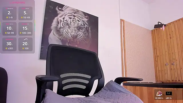 Snapshot of Luke__09 chatting on 5, 10, 2025 Luke 09 online show from 5, 10, 2025