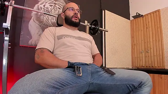 Snapshot of Luke__09 chatting on 5, 11, 2025 Luke 09 online show from 5, 11, 2025