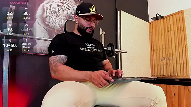 Snapshot of Luke__09 chatting on 17, 11, 2025 Luke 09 online show from 17, 11, 2025