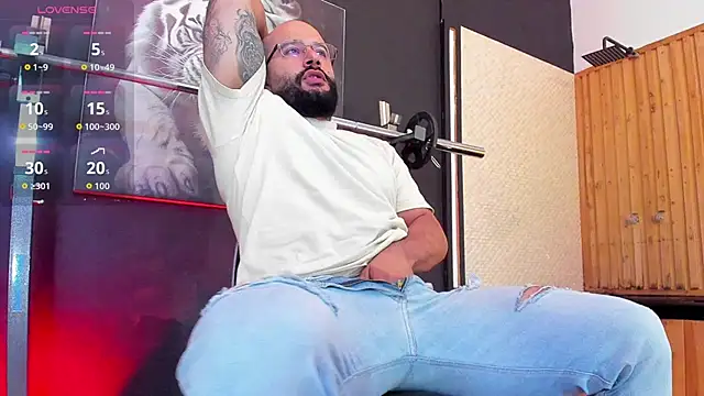 Snapshot of Luke__09 chatting on 21, 11, 2025 Luke 09 online show from 21, 11, 2025