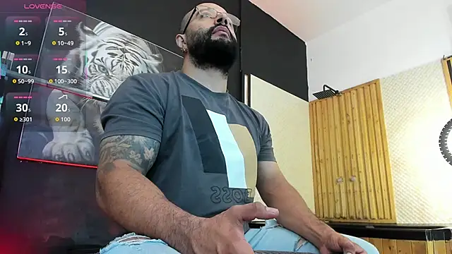 Snapshot of Luke__09 chatting on 24, 11, 2025 Luke 09 online show from 24, 11, 2025