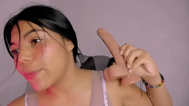 veky saliva01 online show from 4, 4, 2026