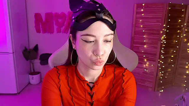 Snapshot of Miss_Mia_Murr chatting on 8, 10, 2025 Miss Mia Murr online show from 8, 10, 2025