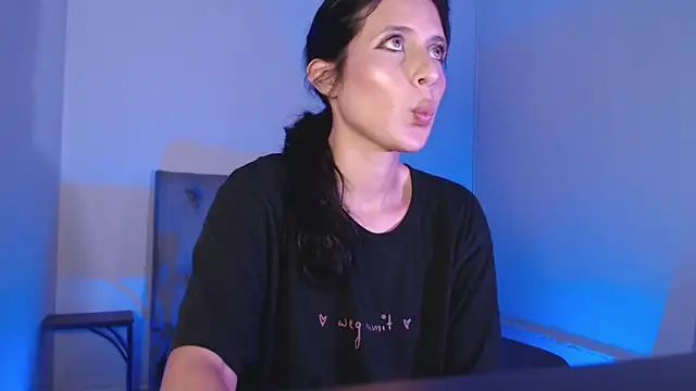Snapshot of bellatrix25 chatting on 30, 4, 2026 bellatrix25 online show from 30, 4, 2026
