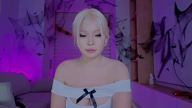 RileyMee online show from 26, 10, 2025