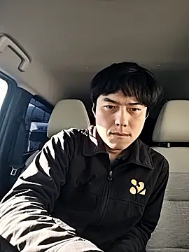 whitebriefboy online show from 2, 4, 2026