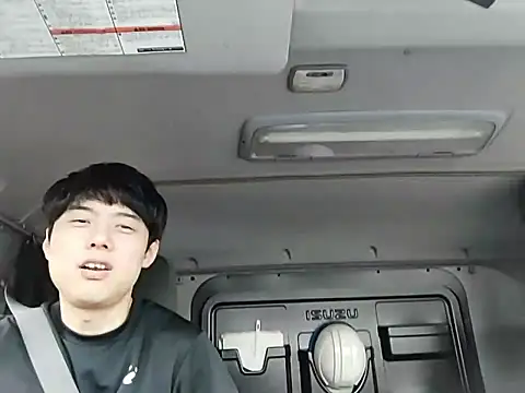Snapshot of whitebriefboy chatting on 26, 5, 2026 whitebriefboy online show from 26, 5, 2026