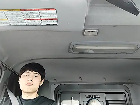 Snapshot of whitebriefboy chatting on 27, 5, 2026 whitebriefboy online show from 27, 5, 2026