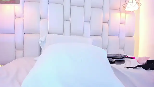 Snapshot of AslyGomez chatting on 6, 2, 2025 AslyGomez online show from 6, 2, 2025