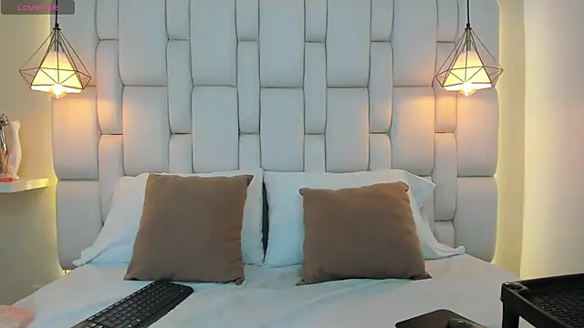 Snapshot of AslyGomez chatting on 13, 2, 2025 AslyGomez online show from 13, 2, 2025