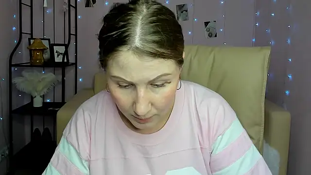 Snapshot of Helens_love chatting on 20, 3, 2025 Helens love online show from 20, 3, 2025