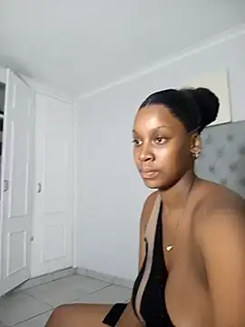 Candy Love 18 online show from 12, 2, 2025