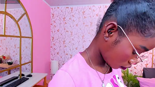 amber-hill online show from 6, 3, 2025