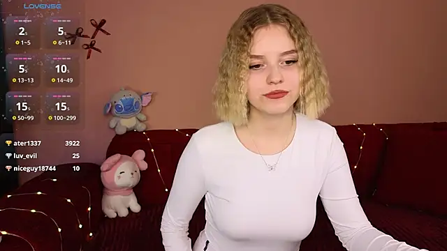 Snapshot of Dragonwind chatting on 8, 1, 2025 Dragonwind online show from 8, 1, 2025