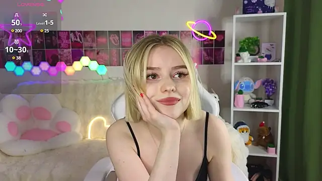 Snapshot of Dragonwind chatting on 19, 2, 2025 Dragonwind online show from 19, 2, 2025