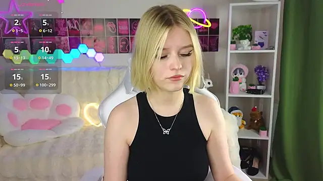 Snapshot of Dragonwind chatting on 8, 3, 2025 Dragonwind online show from 8, 3, 2025