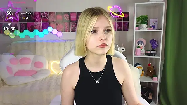 Snapshot of Dragonwind chatting on 9, 3, 2025 Dragonwind online show from 9, 3, 2025