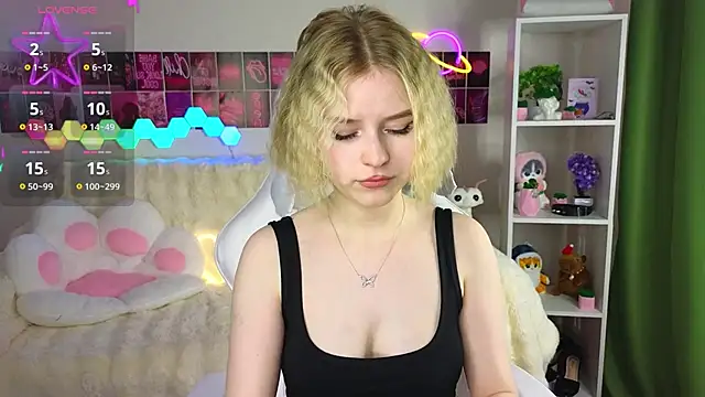 Snapshot of Dragonwind chatting on 16, 3, 2025 Dragonwind online show from 16, 3, 2025