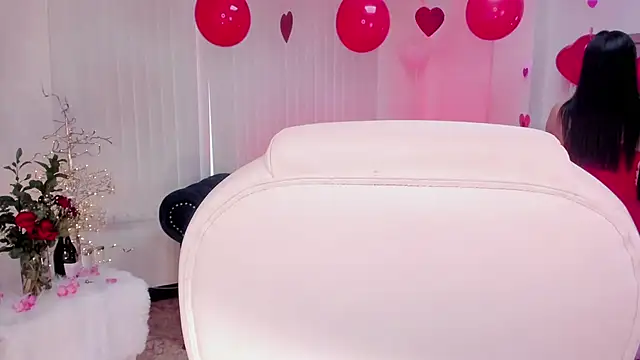 Snapshot of naomii_campbell_ chatting on 14, 2, 2025 naomii campbell online show from 14, 2, 2025