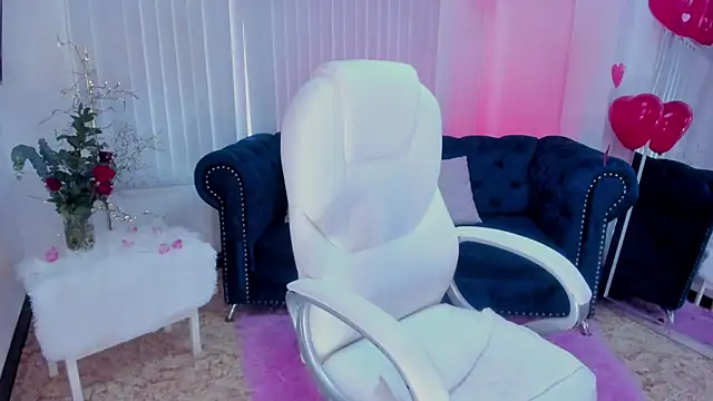 Snapshot of naomii_campbell_ chatting on 14, 2, 2025 naomii campbell online show from 14, 2, 2025