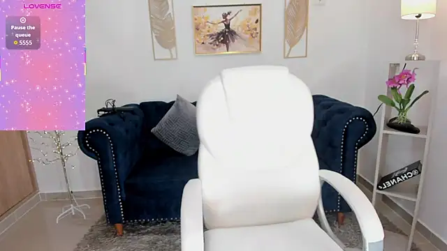 Snapshot of naomii_campbell_ chatting on 15, 11, 2025 naomii campbell online show from 15, 11, 2025