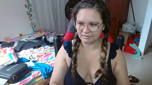 helenca43 online show from 23, 2, 2026