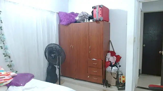 helenca43 online show from 28, 2, 2026