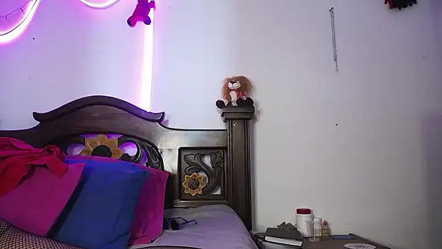 Snapshot of DominaLeona chatting on 2, 12, 2024 DominaLeona online show from 2, 12, 2024