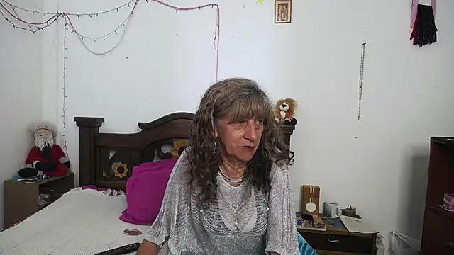 Snapshot of DominaLeona chatting on 23, 1, 2025 DominaLeona online show from 23, 1, 2025