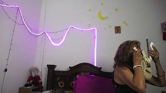 Snapshot of DominaLeona chatting on 30, 1, 2025 DominaLeona online show from 30, 1, 2025