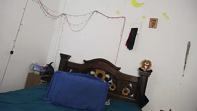 Snapshot of DominaLeona chatting on 18, 2, 2025 DominaLeona online show from 18, 2, 2025