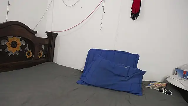 Snapshot of DominaLeona chatting on 6, 3, 2025 DominaLeona online show from 6, 3, 2025