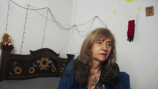 Snapshot of DominaLeona chatting on 7, 3, 2025 DominaLeona online show from 7, 3, 2025