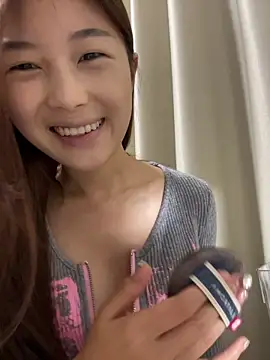 Snapshot of Sweet-Angel999 chatting on 7, 11, 2025 Sweet-Angel999 online show from 7, 11, 2025