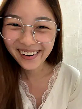 Snapshot of Sweet-Angel999 chatting on 13, 11, 2025 Sweet-Angel999 online show from 13, 11, 2025