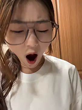 Snapshot of Sweet-Angel999 chatting on 28, 11, 2025 Sweet-Angel999 online show from 28, 11, 2025