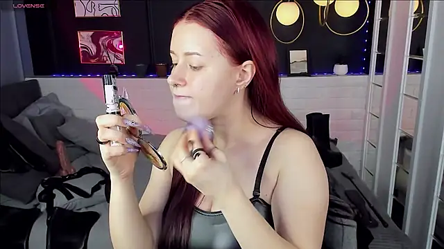 Lily Moonlight online show from 7, 11, 2025