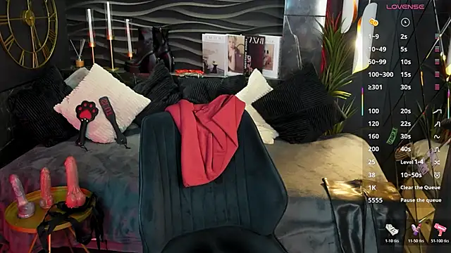 Lily Moonlight online show from 8, 4, 2026