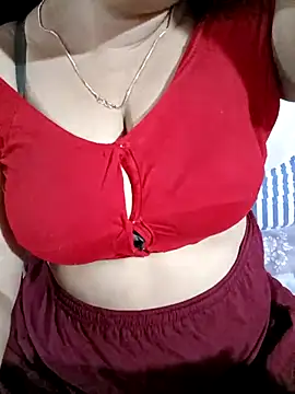 Snapshot of Beautyy38 chatting on 16, 2, 2025 Beautyy38 online show from 16, 2, 2025