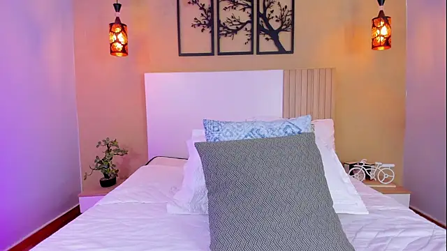 Snapshot of CamilleLynn chatting on 23, 12, 2024 CamilleLynn online show from 23, 12, 2024