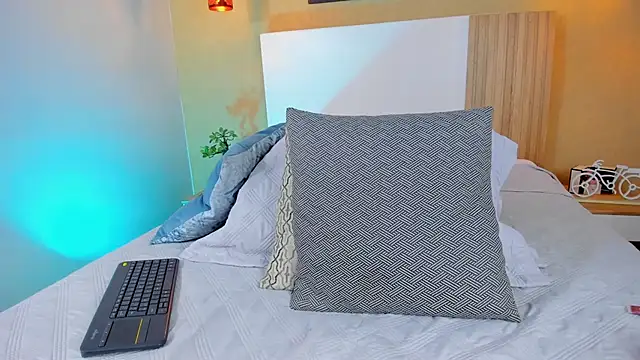 Snapshot of CamilleLynn chatting on 4, 3, 2025 CamilleLynn online show from 4, 3, 2025