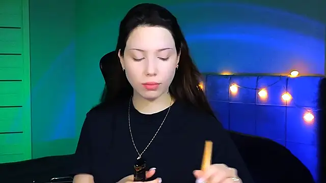 Stacy Gonzales  online show from 1, 2, 2025