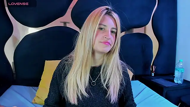 GiaRoussel online show from 12, 2, 2026