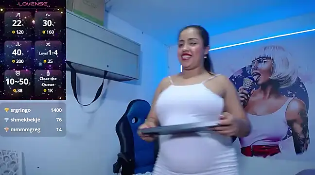 Snapshot of cristal_horny19 chatting on 3, 3, 2025 cristal horny19 online show from 3, 3, 2025