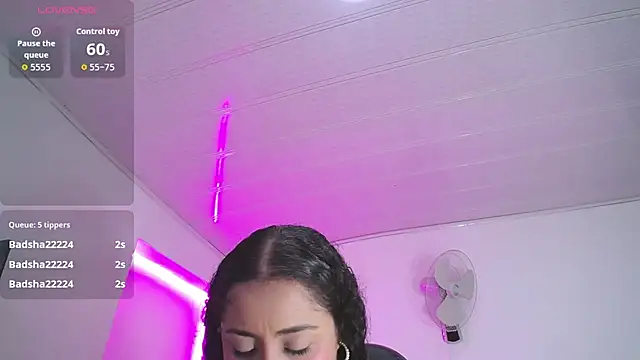 Snapshot of cristal_horny19 chatting on 3, 11, 2025 cristal horny19 online show from 3, 11, 2025