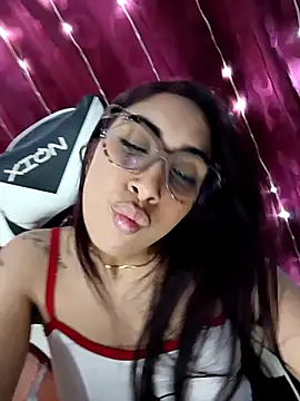 Snapshot of ifeelverywet_andhot chatting on 29, 4, 2026 ifeelverywet andhot online show from 29, 4, 2026