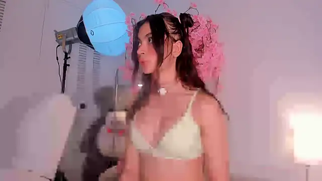 Snapshot of kitty_miaa chatting on 15, 7, 2026 kitty miaa online show from 15, 7, 2026